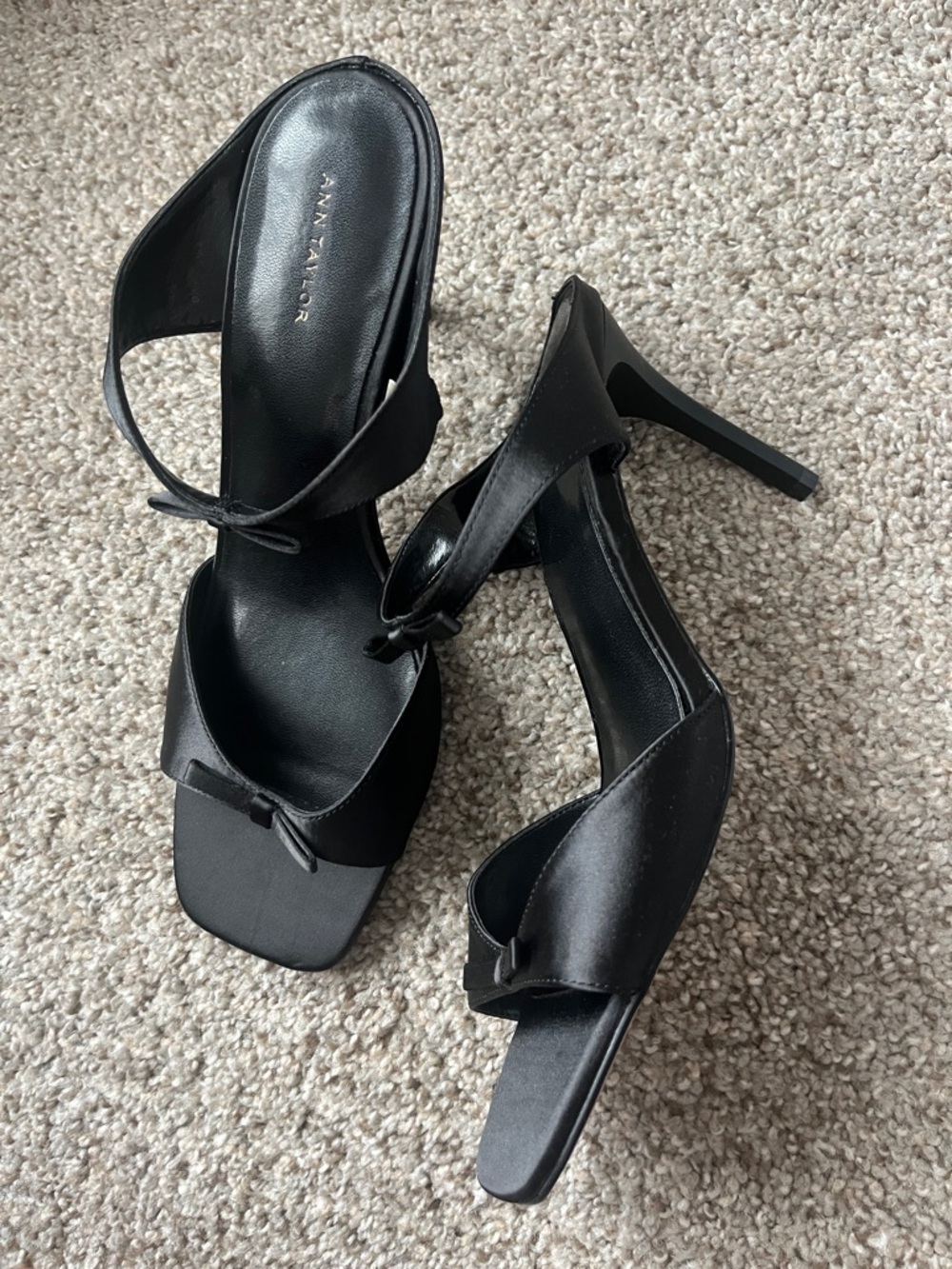 Ann Taylor Black Satin Finish Stiletto Sandals with Bows size 8.5